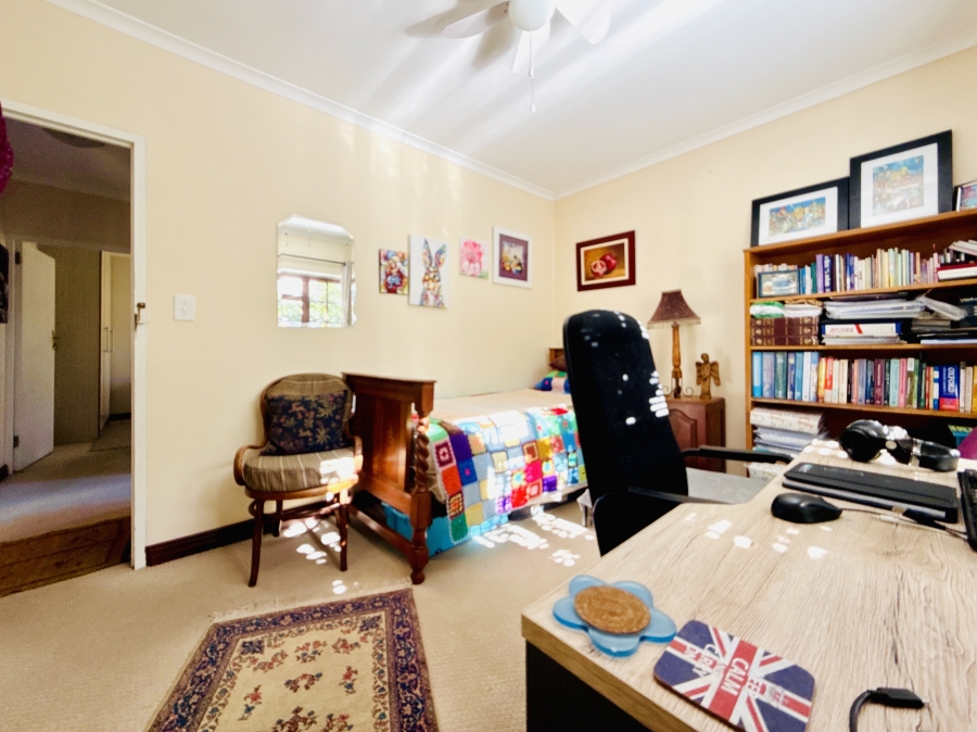 3 Bedroom Property for Sale in Sandbaai Western Cape